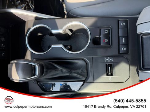 Used 2021 Toyota Highlander XLE FWD image 29
