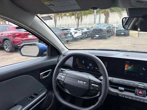 Used 2025 Kia K4 FWD image 28