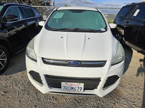 Used 2016 Ford Escape SE image 3