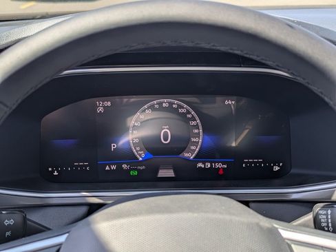 New 2026 Volkswagen Taos SE FWD image 14