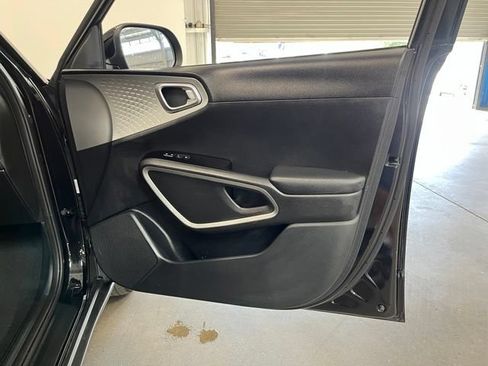 Used 2024 Kia Soul LX w/ Option Group 015 FWD image 13