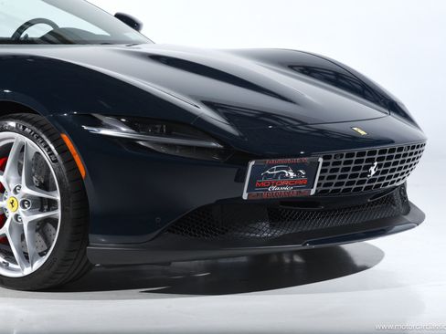 Used 2025 Ferrari Roma Spider RWD image 19