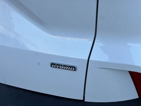 Used 2024 Ford Escape SE image 27