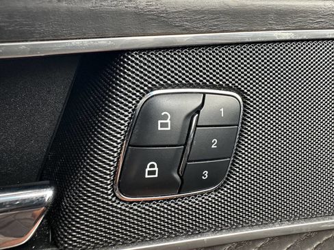 Used 2017 Lincoln MKX Reserve w/ Driver Assistance Package image 19