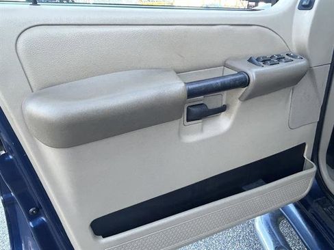 Used 2005 Ford Explorer Sport Trac XLS image 19