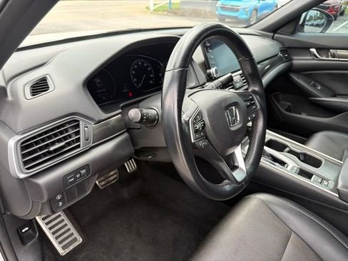 Used 2018 Honda Accord Sport image 15