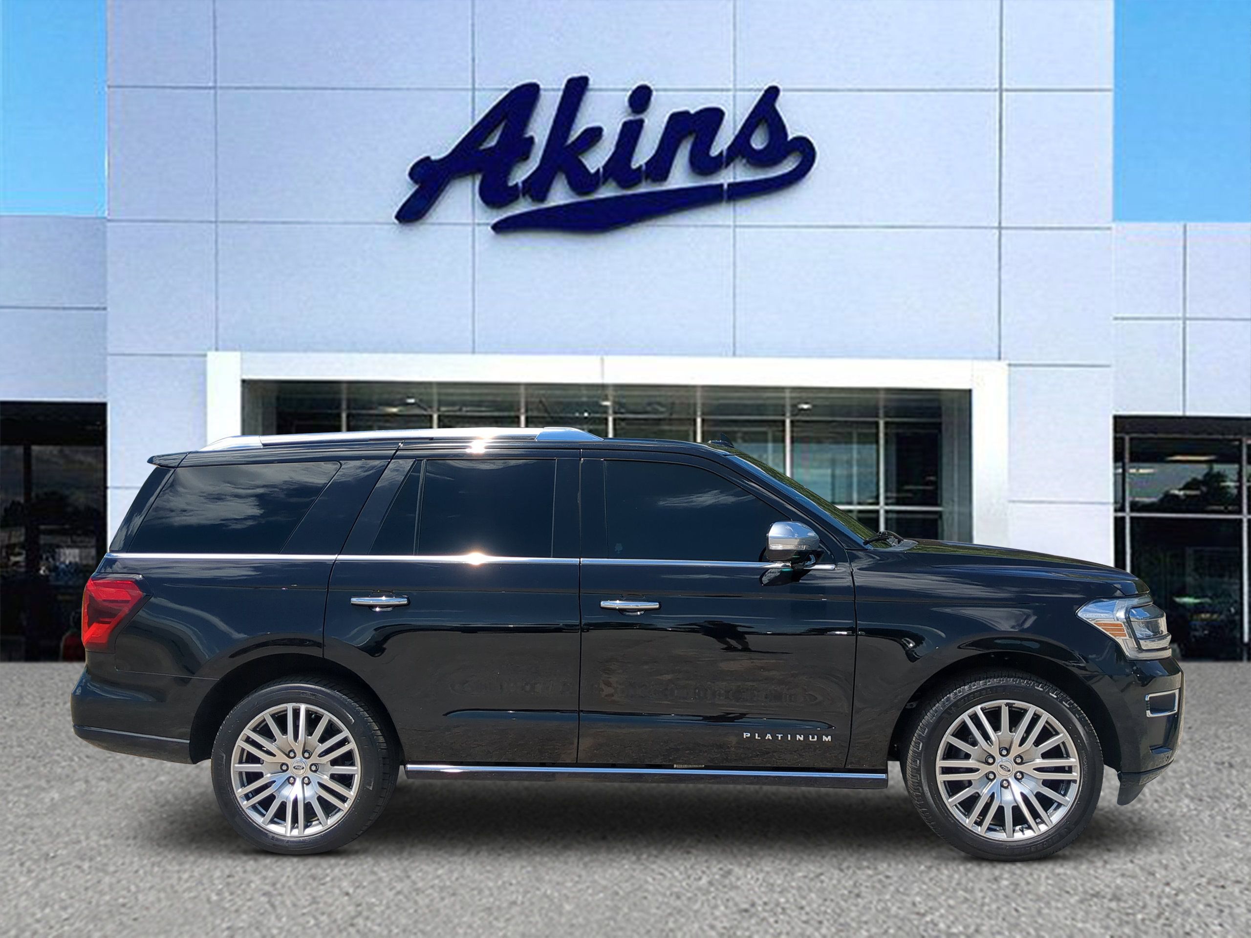 Used 2023 Ford Expedition Platinum AWD/4WD image 1