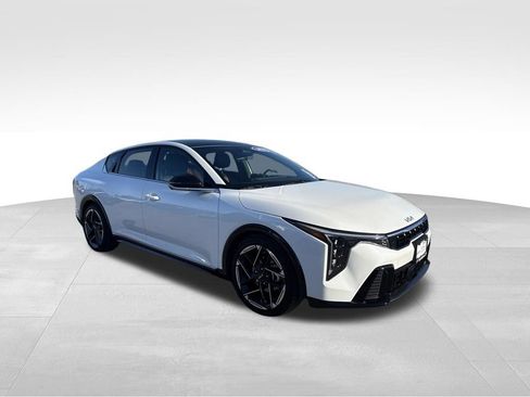 Certified 2025 Kia K4 GT-Line w/ GT-Line Premium Package FWD image 4