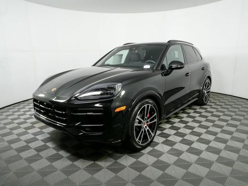 New 2026 Porsche Cayenne GTS image 1