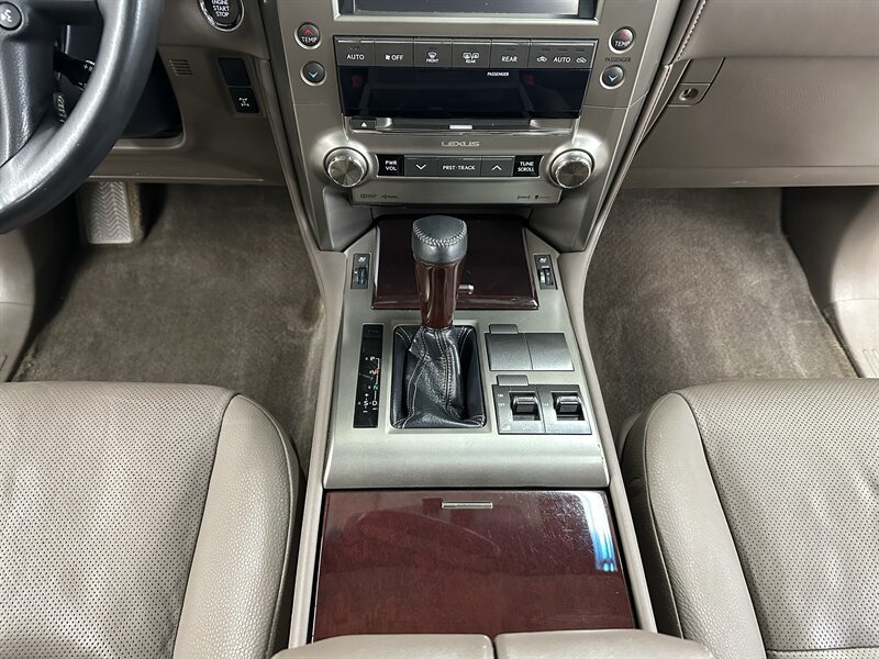 Used 2014 Lexus GX 460 w/ Premium Package AWD/4WD image 21