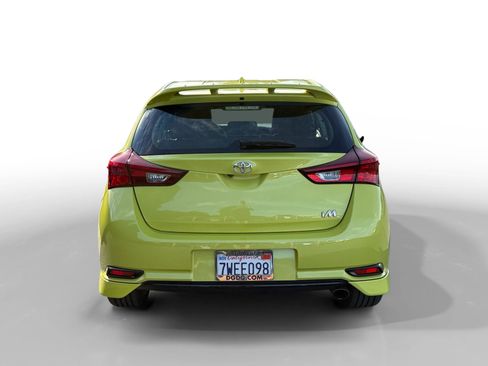 Used 2017 Toyota Corolla iM image 4