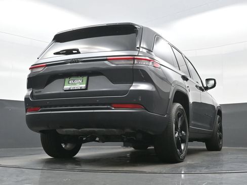 Used 2023 Jeep Grand Cherokee Altitude AWD/4WD image 32