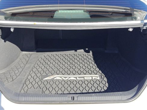 Used 2020 Toyota Avalon XLE image 28