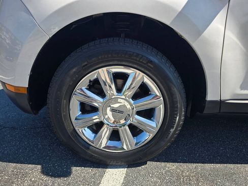 Used 2009 Lincoln MKX AWD image 10
