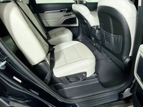 Used 2020 Kia Telluride S FWD image 16
