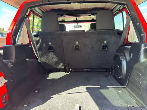 Used 2018 Jeep Wrangler Unlimited Sport S AWD/4WD image 17