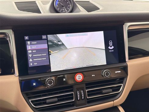Certified 2026 Porsche Macan AWD/4WD image 23