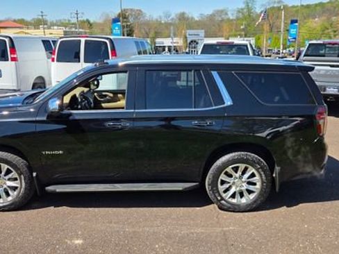 Used 2021 Chevrolet Tahoe Premier w/ Premium Package image 4