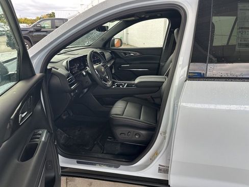 New 2026 Chevrolet Traverse High Country w/ LPO, Floor Liner Package image 16