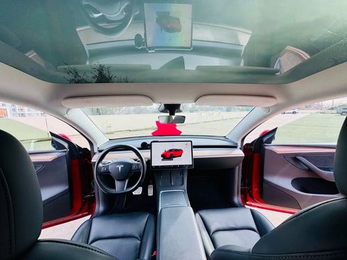 Used 2024 Tesla Model Y Performance image 16