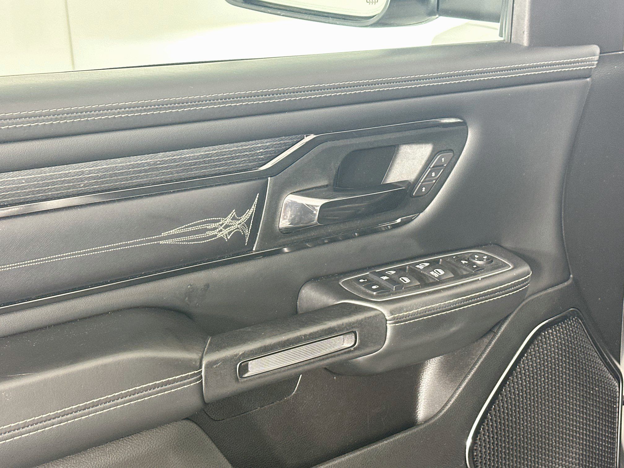 Used 2023 RAM 1500 Limited AWD/4WD image 15