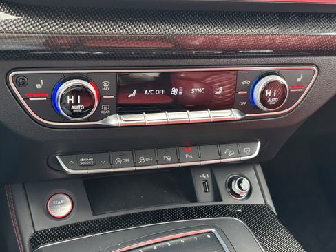 Used 2019 Audi SQ5 Prestige w/ Prestige Package image 24