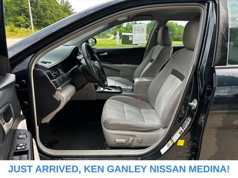 Used 2014 Toyota Camry LE FWD image 13