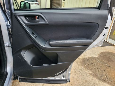 Used 2016 Subaru Forester 2.5i Premium w/ All-Weather Package AWD/4WD image 15