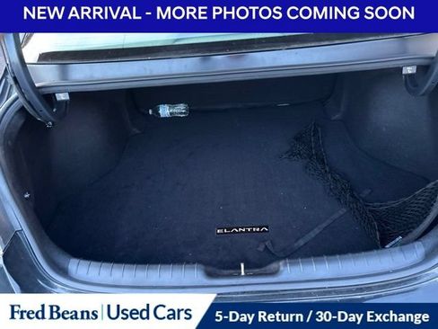 Used 2023 Hyundai Elantra SEL w/ Convenience Package FWD image 8