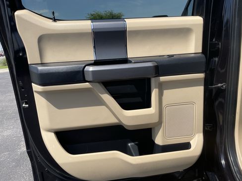 Used 2019 Ford F150 XLT w/ Equipment Group 302A Luxury AWD/4WD image 13