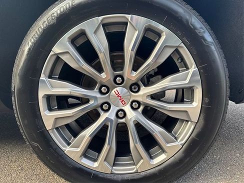 Used 2021 GMC Yukon XL Denali w/ Denali Premium Package AWD/4WD image 28