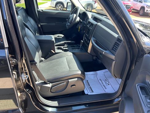Used 2012 Jeep Liberty Sport AWD/4WD image 24