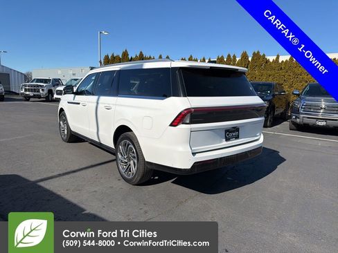 Used 2025 Lincoln Navigator L Reserve image 3