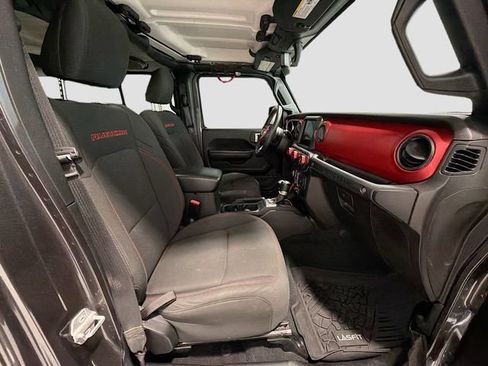 Used 2022 Jeep Wrangler Unlimited Rubicon w/ Cold Weather Group AWD/4WD image 25
