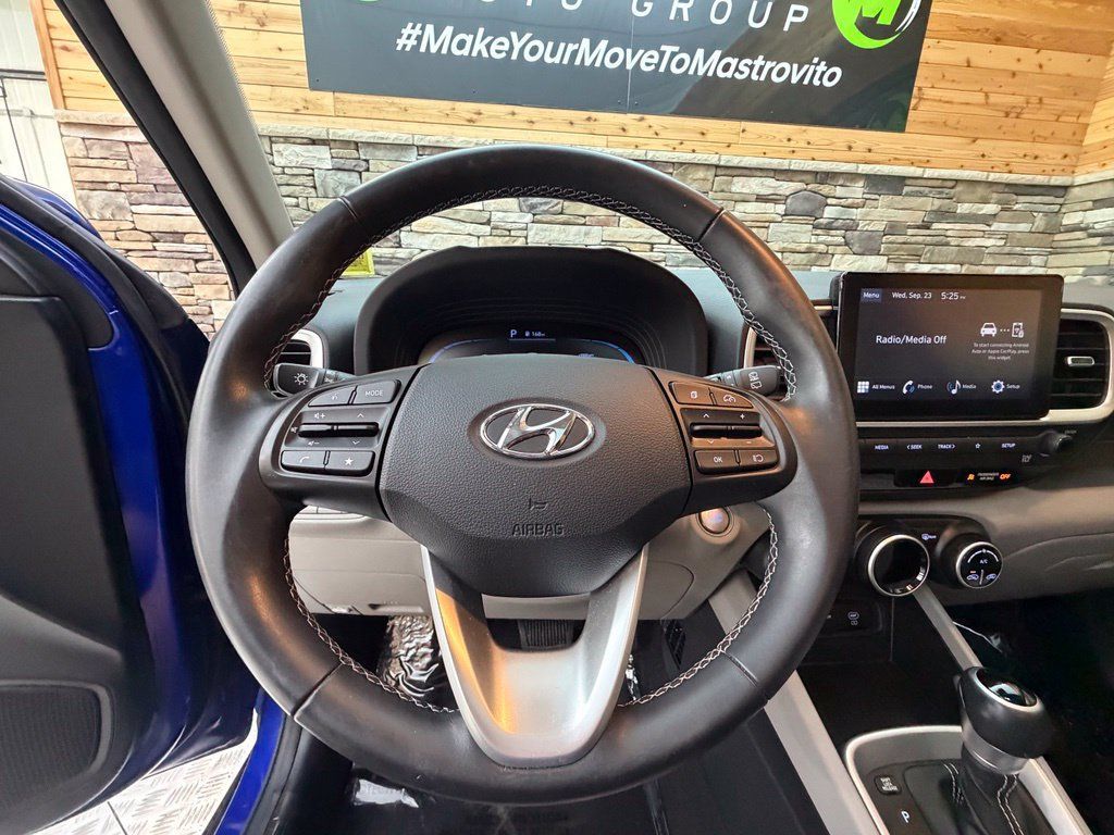 Used 2024 Hyundai Venue SEL FWD image 27