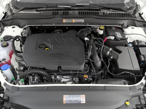 Used 2018 Ford Fusion SE w/ Fusion SE Technology Package FWD image 14