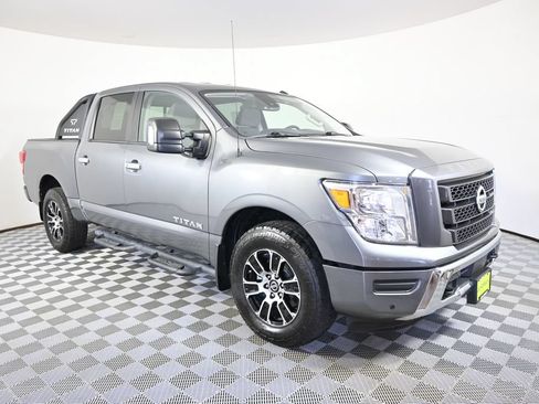 Used 2021 Nissan Titan SV w/ SV Convenience Package AWD/4WD image 10