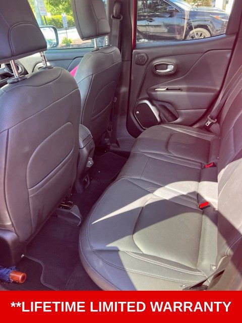 Used 2018 Jeep Renegade Limited w/ UConnect 8.4 Nav Group FWD image 3