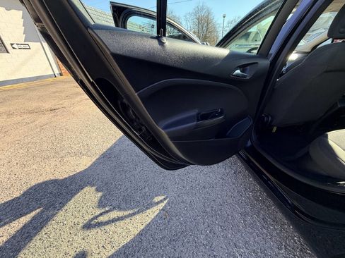 Used 2018 Chevrolet Cruze LS image 47