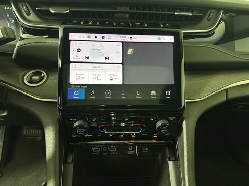 Used 2023 Jeep Grand Cherokee 4WD 4xe image 21