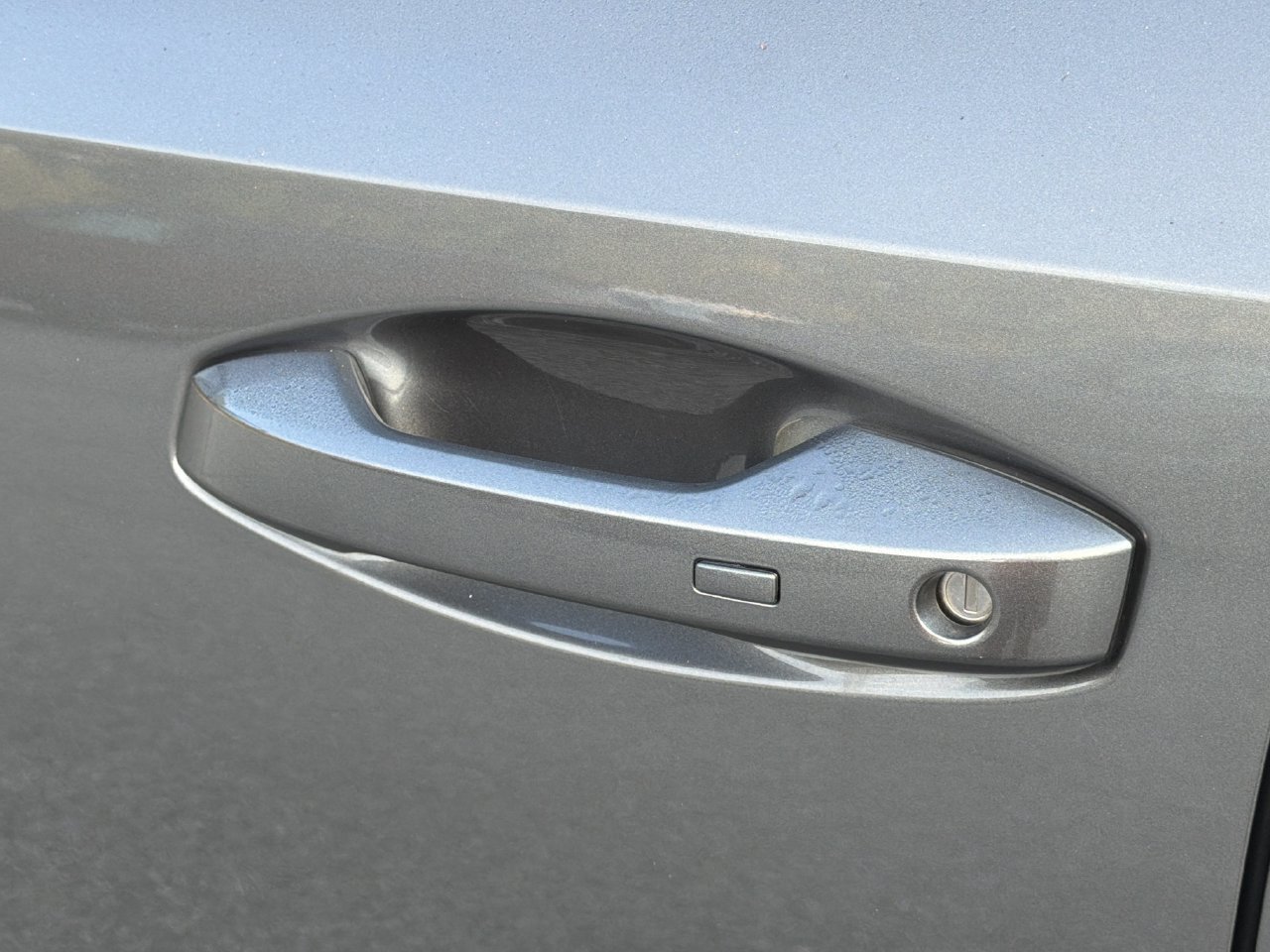 Certified 2025 Nissan Kicks SR FWD image 32