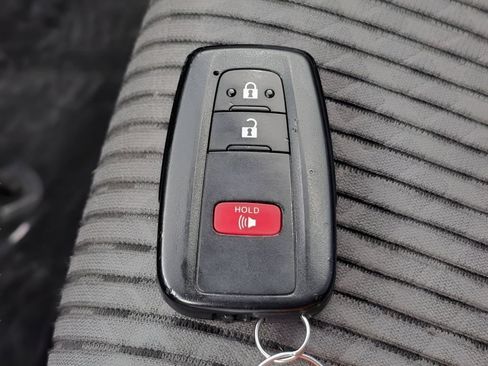Used 2022 Toyota 4Runner SR5 AWD/4WD image 39