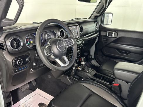 Certified 2023 Jeep Wrangler Unlimited Rubicon 4xe w/ Cold Weather Group AWD/4WD image 11