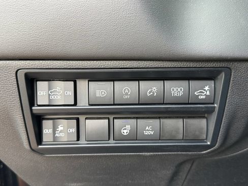 Used 2024 Toyota Tundra Platinum AWD/4WD image 20