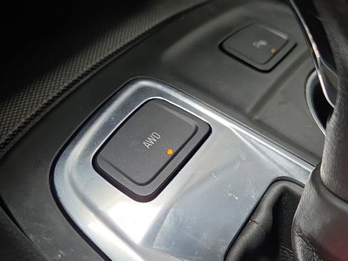 Used 2024 Chevrolet Equinox LT AWD/4WD image 23
