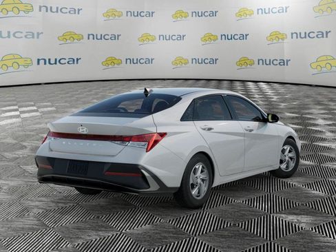 New 2026 Hyundai Elantra SE FWD image 4