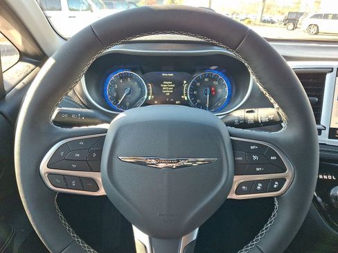 New 2026 Chrysler Pacifica Select image 9