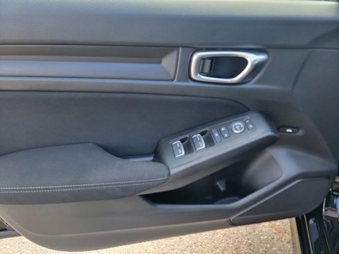 Used 2025 Honda Civic Sport image 13