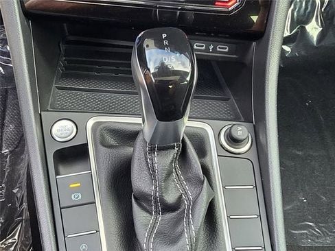 New 2026 Volkswagen Jetta SE image 25