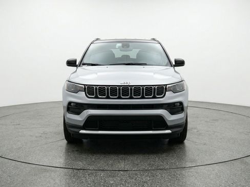 Used 2025 Jeep Compass Limited image 2
